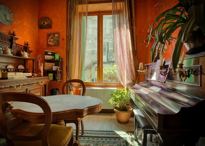 Suite en chambre d'hôtes avec cuisine, garage et vue rivière - Livradois Forez